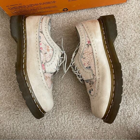 Dr. Martens Goldilocks 3989 Brogue Ercu Leather Shoes - Picture 4 of 8